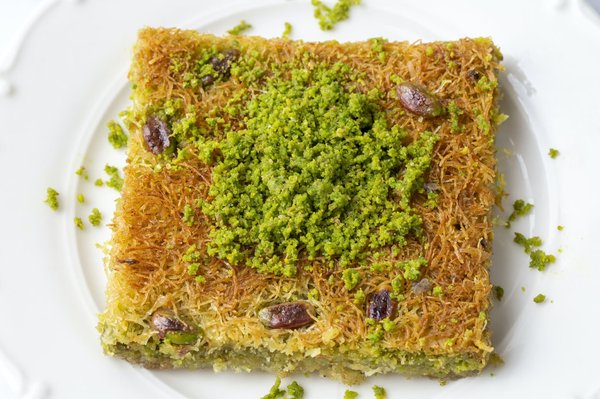 What's the Key to a Perfectly Smooth Kenyan Kachumbari with Ripe Tomatoes?